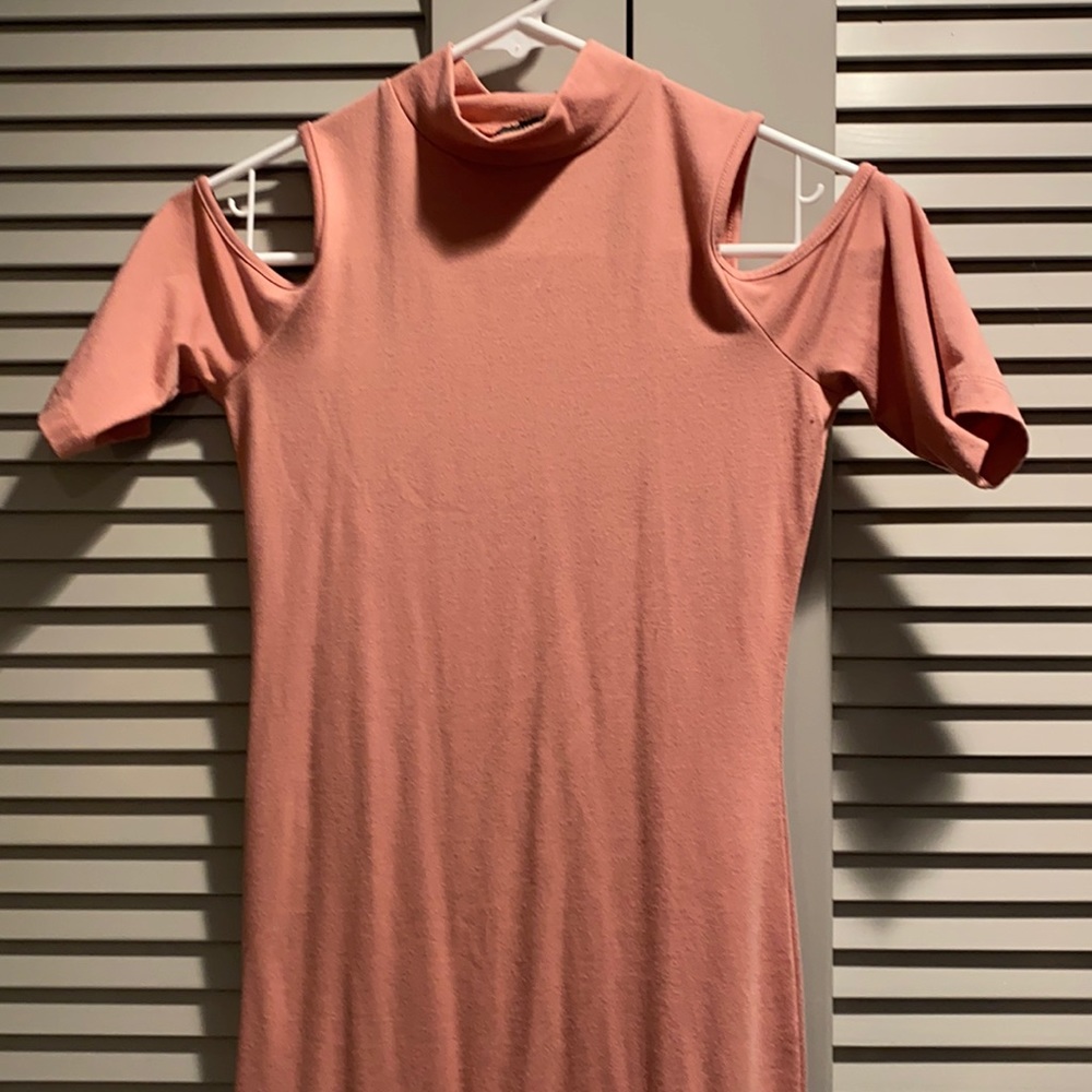 Dusty rose midi dress with shoulder cutouts